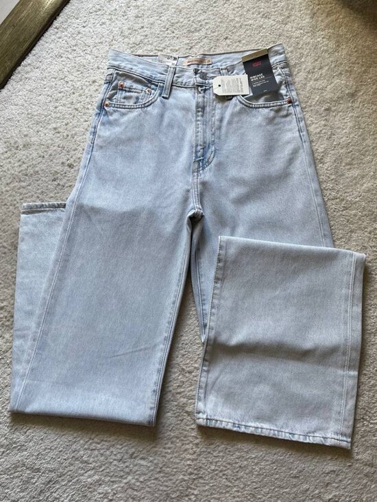 Levi's Denim - NWT Levi’s Premium Ribcage Wide Leg High Rise Women’s Jeans Size 26/32